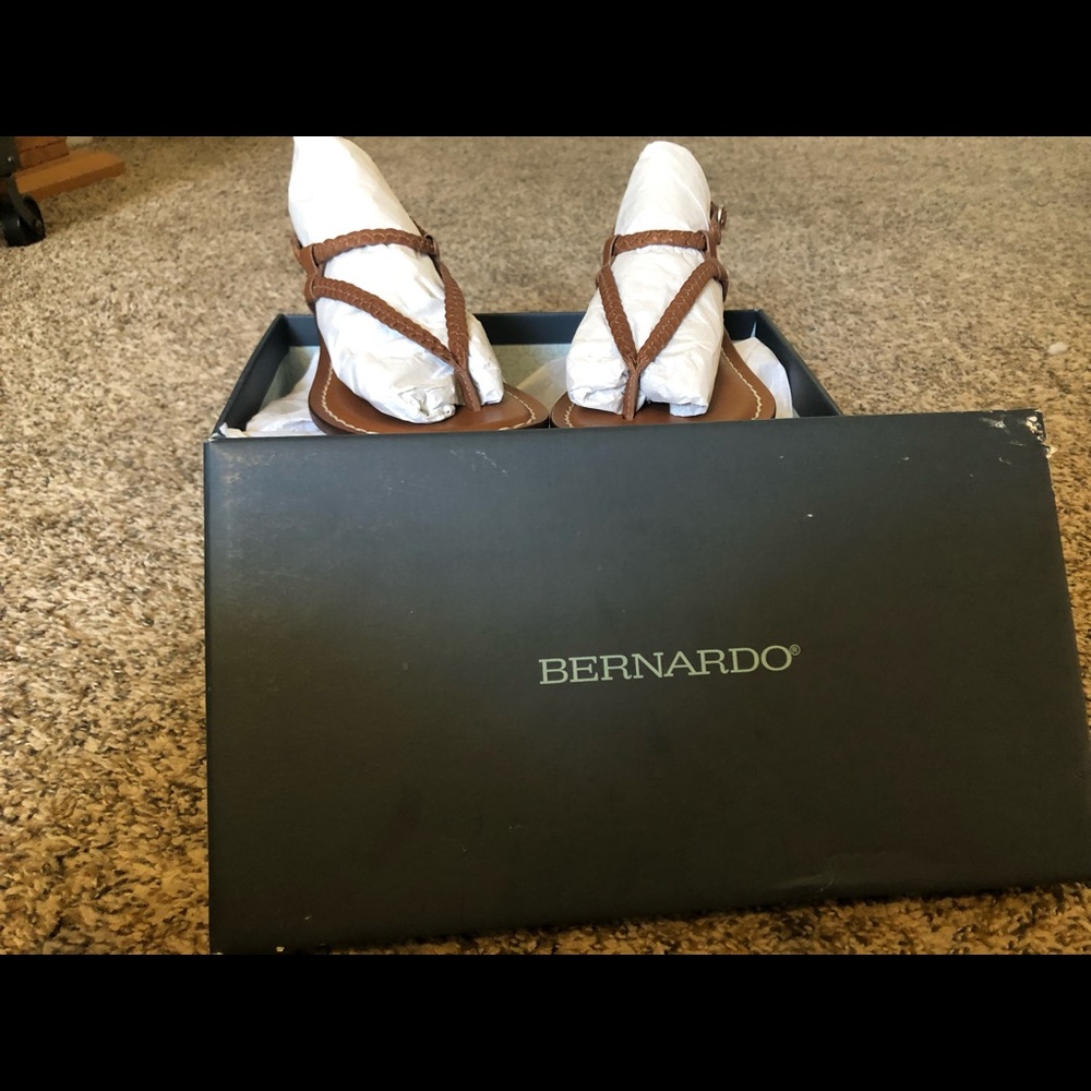 Bernardo Merit woven sandals